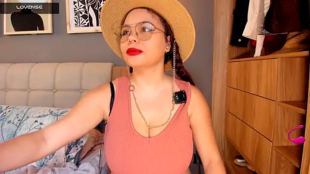 Snapshot of Ash_milk chatting on June 17, 2026, 1:34 pm Ash milk online show from June 17, 2026, 1:34 pm