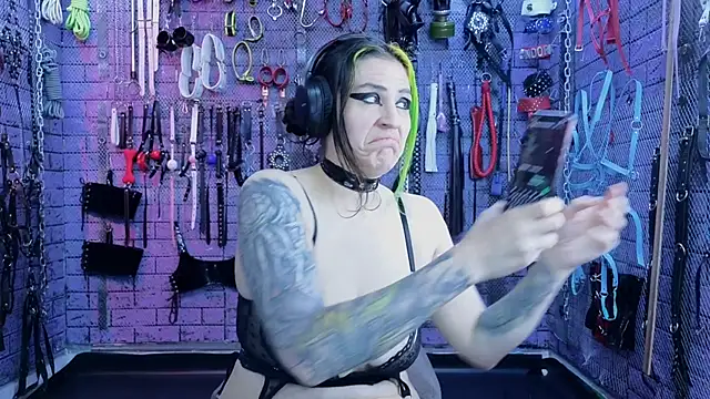 PANDORANEZZ online show from March 8, 2025, 12:20 pm