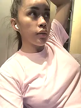 QuiinMollyXxX online show from February 26, 2025, 7:53 am