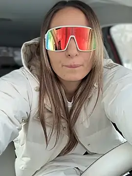 YOUR-KARINA online show from January 18, 2026, 8:07 am