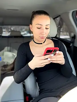 YOUR-KARINA online show from March 13, 2026, 5:47 am