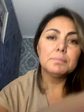 Snapshot of Emma_roqueen chatting on October 30, 2025, 11:27 pm Emma roqueen online show from October 30, 2025, 11:27 pm