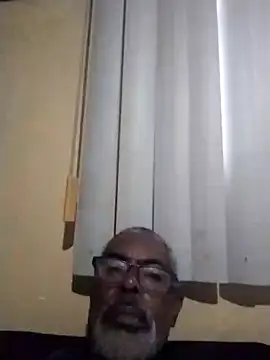 Snapshot of Thadew chatting on July 9, 2026, 6:34 pm Thadew online show from July 9, 2026, 6:34 pm