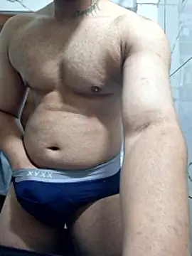 Snapshot of GYMBOY0071 chatting on January 11, 2026, 7:41 pm GYMBOY0071 online show from January 11, 2026, 7:41 pm