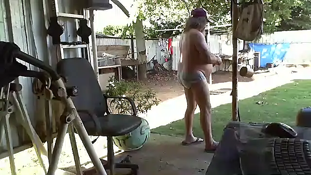 Snapshot of herbie010666 chatting on January 2, 2025, 7:55 am herbie010666 online show from January 2, 2025, 7:55 am