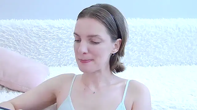Snapshot of Beauty_Alex chatting on June 3, 2026, 12:46 am Beauty Alex online show from June 3, 2026, 12:46 am