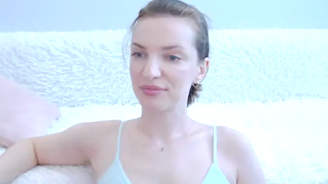 Snapshot of Beauty_Alex chatting on June 14, 2026, 2:20 am Beauty Alex online show from June 14, 2026, 2:20 am