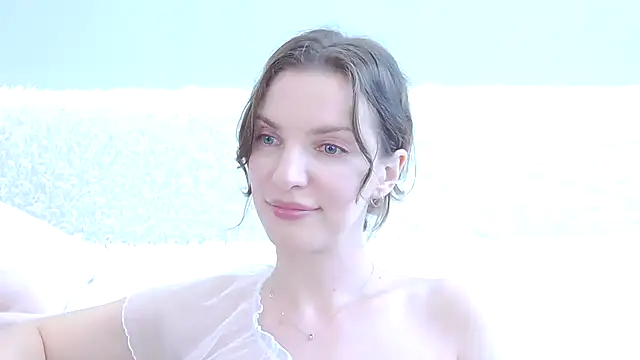 Snapshot of Beauty_Alex chatting on June 25, 2026, 5:12 am Beauty Alex online show from June 25, 2026, 5:12 am