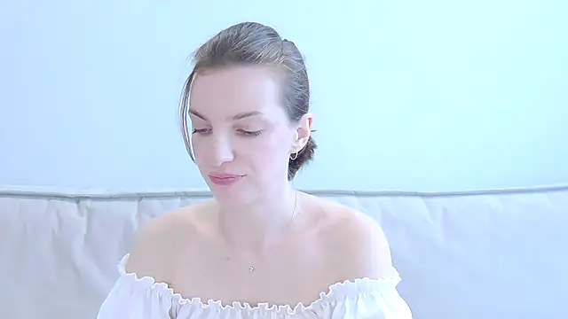 Snapshot of Beauty_Alex chatting on July 8, 2026, 2:49 am Beauty Alex online show from July 8, 2026, 2:49 am