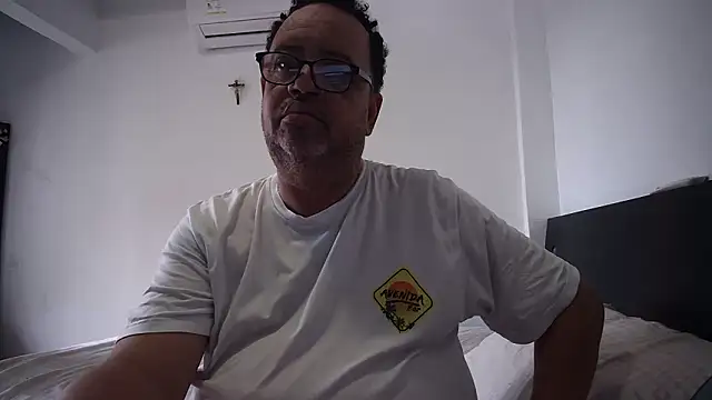 djtomxxx2777 online show from October 16, 2025, 3:57 pm