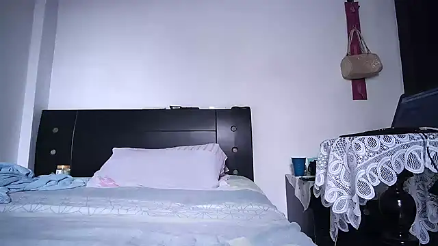 djtomxxx2777 online show from October 31, 2025, 1:56 pm