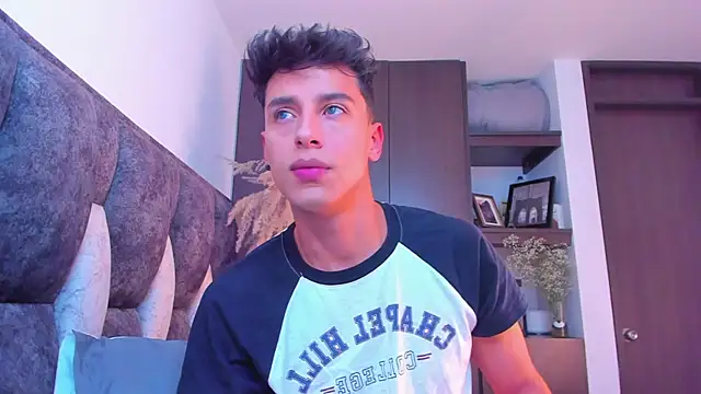 Snapshot of I_Gabriel chatting on December 14, 2024, 9:02 pm I Gabriel online show from December 14, 2024, 9:02 pm