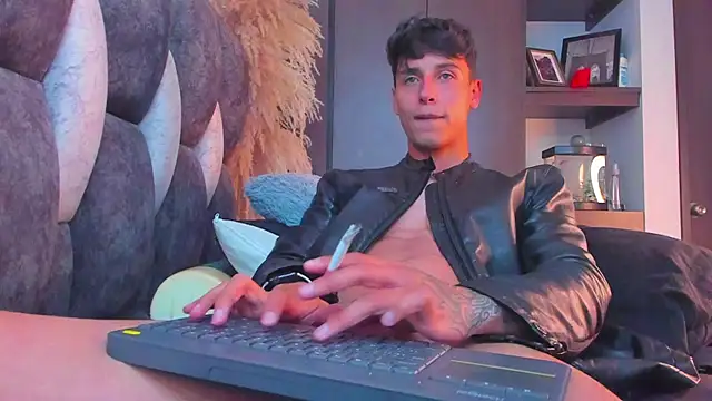 Snapshot of I_Gabriel chatting on January 5, 2025, 1:45 am I Gabriel online show from January 5, 2025, 1:45 am