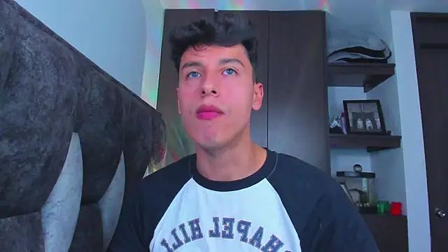 Snapshot of I_Gabriel chatting on January 22, 2025, 8:28 pm I Gabriel online show from January 22, 2025, 8:28 pm