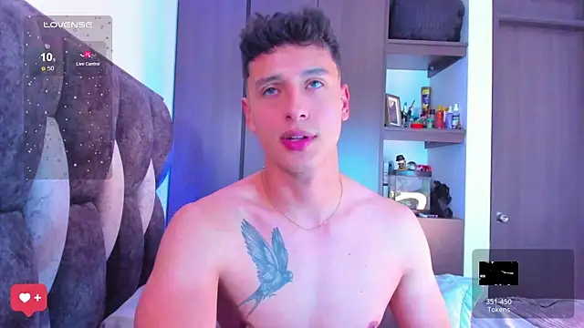 Snapshot of I_Gabriel chatting on October 12, 2025, 2:32 am I Gabriel online show from October 12, 2025, 2:32 am