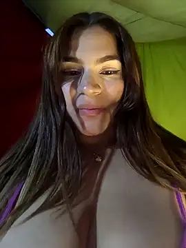 Snapshot of SexyFriends_ chatting on February 18, 2025, 3:54 pm SexyFriends online show from February 18, 2025, 3:54 pm