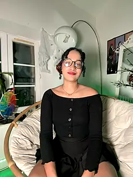 Snapshot of Lauyako chatting on November 27, 2025, 8:55 pm Lauyako online show from November 27, 2025, 8:55 pm