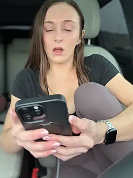 lunagirl13 online show from February 11, 2026, 12:15 am