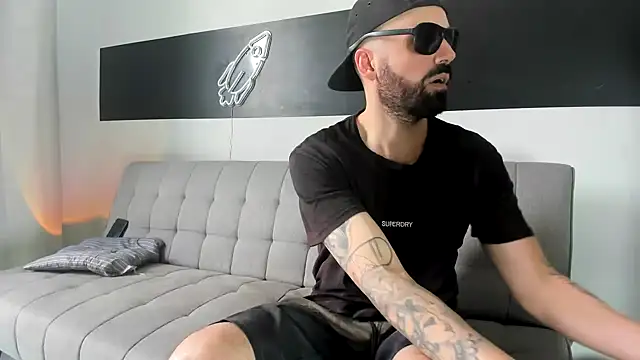 Snapshot of MattxFeet chatting on December 18, 2024, 9:40 pm MattxFeet online show from December 18, 2024, 9:40 pm