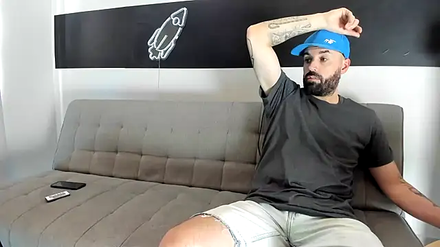 Snapshot of MattxFeet chatting on January 22, 2025, 8:59 pm MattxFeet online show from January 22, 2025, 8:59 pm