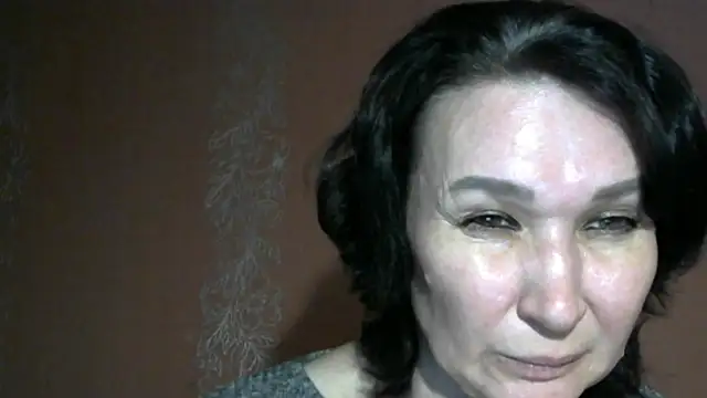 PrettyAndWild online show from September 19, 2025, 3:45 pm