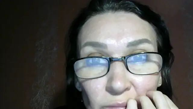 PrettyAndWild online show from October 17, 2025, 3:58 pm