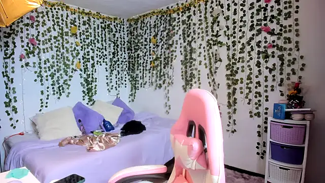 Snapshot of violeta_milleer chatting on November 22, 2025, 5:23 pm violeta milleer online show from November 22, 2025, 5:23 pm