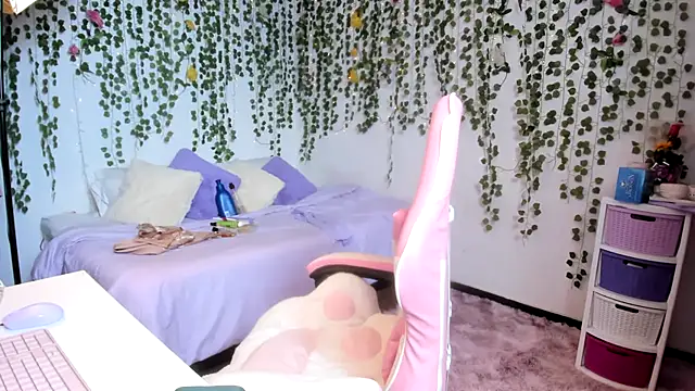 Snapshot of violeta_milleer chatting on November 23, 2025, 5:13 pm violeta milleer online show from November 23, 2025, 5:13 pm