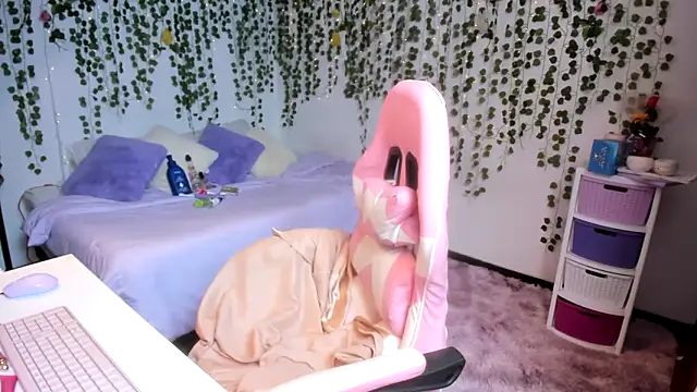 Snapshot of violeta_milleer chatting on November 25, 2025, 5:35 pm violeta milleer online show from November 25, 2025, 5:35 pm