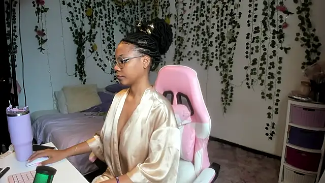 Snapshot of violeta_milleer chatting on July 23, 2026, 5:11 pm violeta milleer online show from July 23, 2026, 5:11 pm