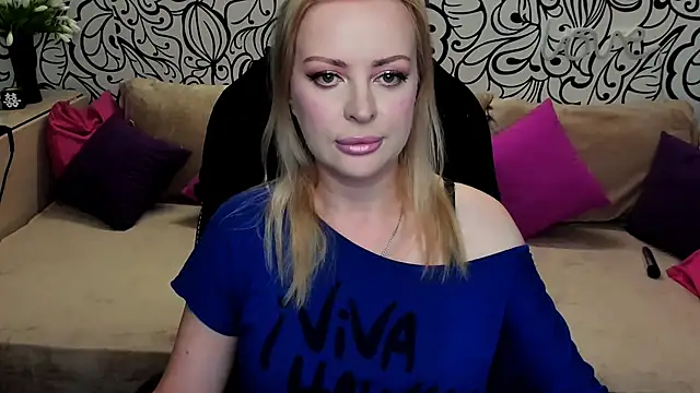 Hotdreamhere online show from July 16, 2026, 3:56 am