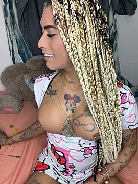 Nella Dolls online show from January 5, 2026, 9:40 pm