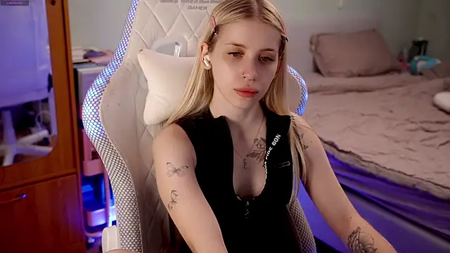 ho1yho1e online show from May 13, 2026, 5:54 pm