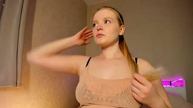 Snapshot of Ssweet_annie chatting on October 19, 2025, 4:18 pm Ssweet annie online show from October 19, 2025, 4:18 pm