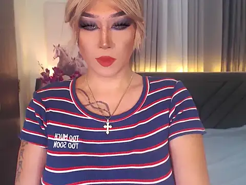 Snapshot of Transdomts4u chatting on October 26, 2025, 4:24 pm Transdomts4u online show from October 26, 2025, 4:24 pm