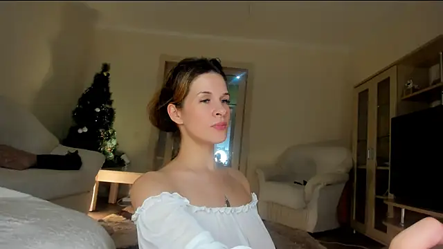 Snapshot of Butterfly-_ chatting on December 23, 2024, 7:06 am Butterfly- online show from December 23, 2024, 7:06 am