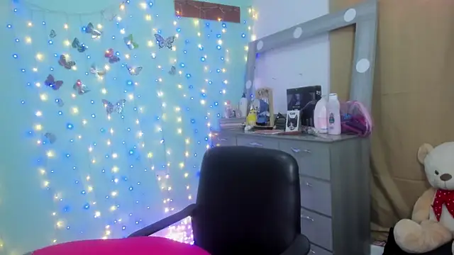 Britney taylor  online show from February 22, 2025, 8:53 pm