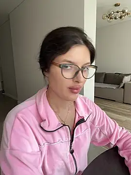 Snapshot of little_belucci chatting on June 17, 2026, 12:18 pm little belucci online show from June 17, 2026, 12:18 pm