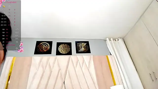 Snapshot of hottstuffx69 chatting on March 1, 2025, 5:52 am hottstuffx69 online show from March 1, 2025, 5:52 am