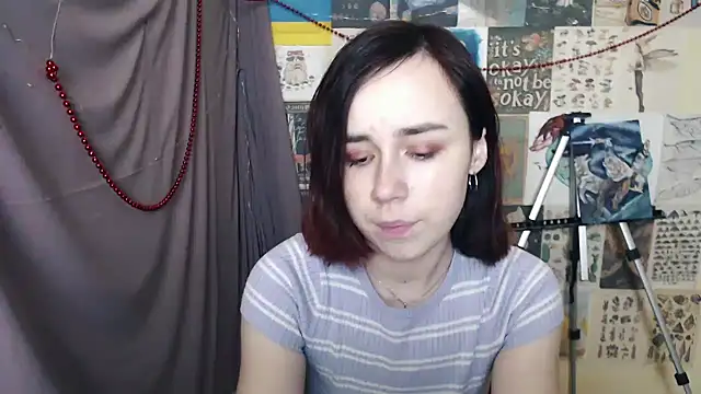 Snapshot of VeryVeryVeryShy_ chatting on January 4, 2025, 6:41 am VeryVeryVeryShy online show from January 4, 2025, 6:41 am