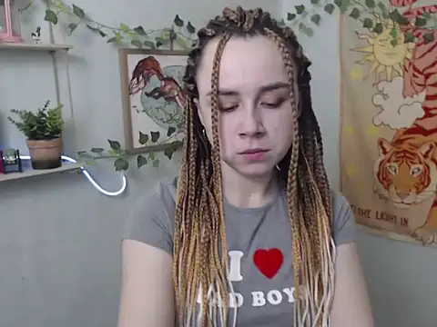 VeryVeryVeryShy  online show from May 5, 2026, 5:26 am