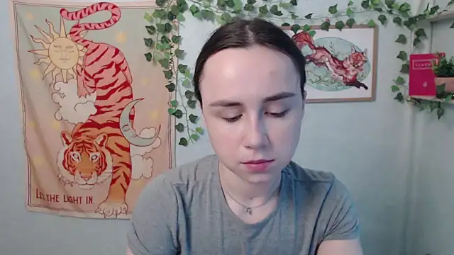 VeryVeryVeryShy  online show from May 23, 2026, 5:34 am