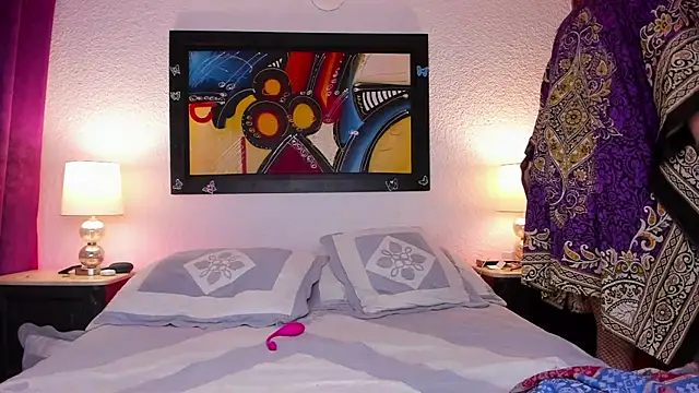 Snapshot of Zahra_Elena chatting on March 20, 2025, 12:19 am Zahra Elena online show from March 20, 2025, 12:19 am