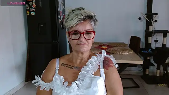 bety-cum2 online show from June 15, 2026, 1:35 pm