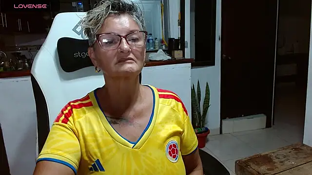 bety-cum2 online show from June 24, 2026, 1:37 am