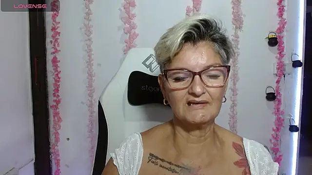 bety-cum2 online show from June 29, 2026, 12:05 pm