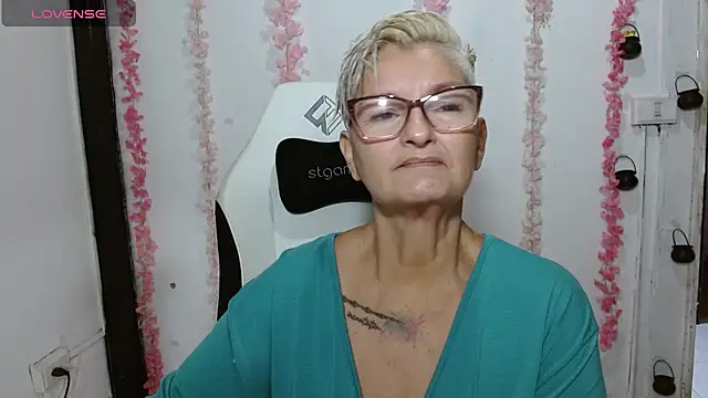 bety-cum2 online show from July 11, 2026, 12:30 pm