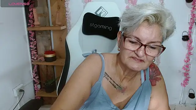 bety-cum2 online show from July 20, 2026, 5:37 pm