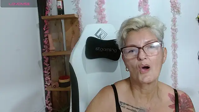 bety-cum2 online show from July 23, 2026, 11:30 am