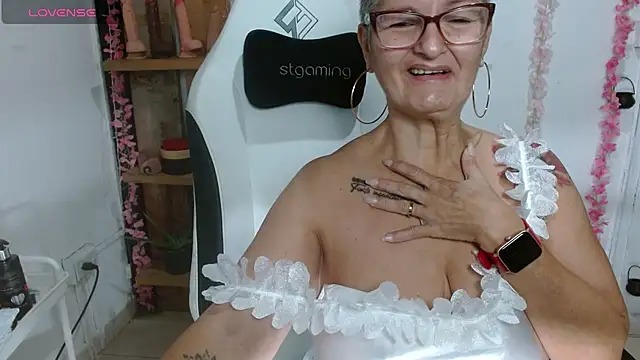 bety-cum2 online show from July 27, 2026, 12:01 pm